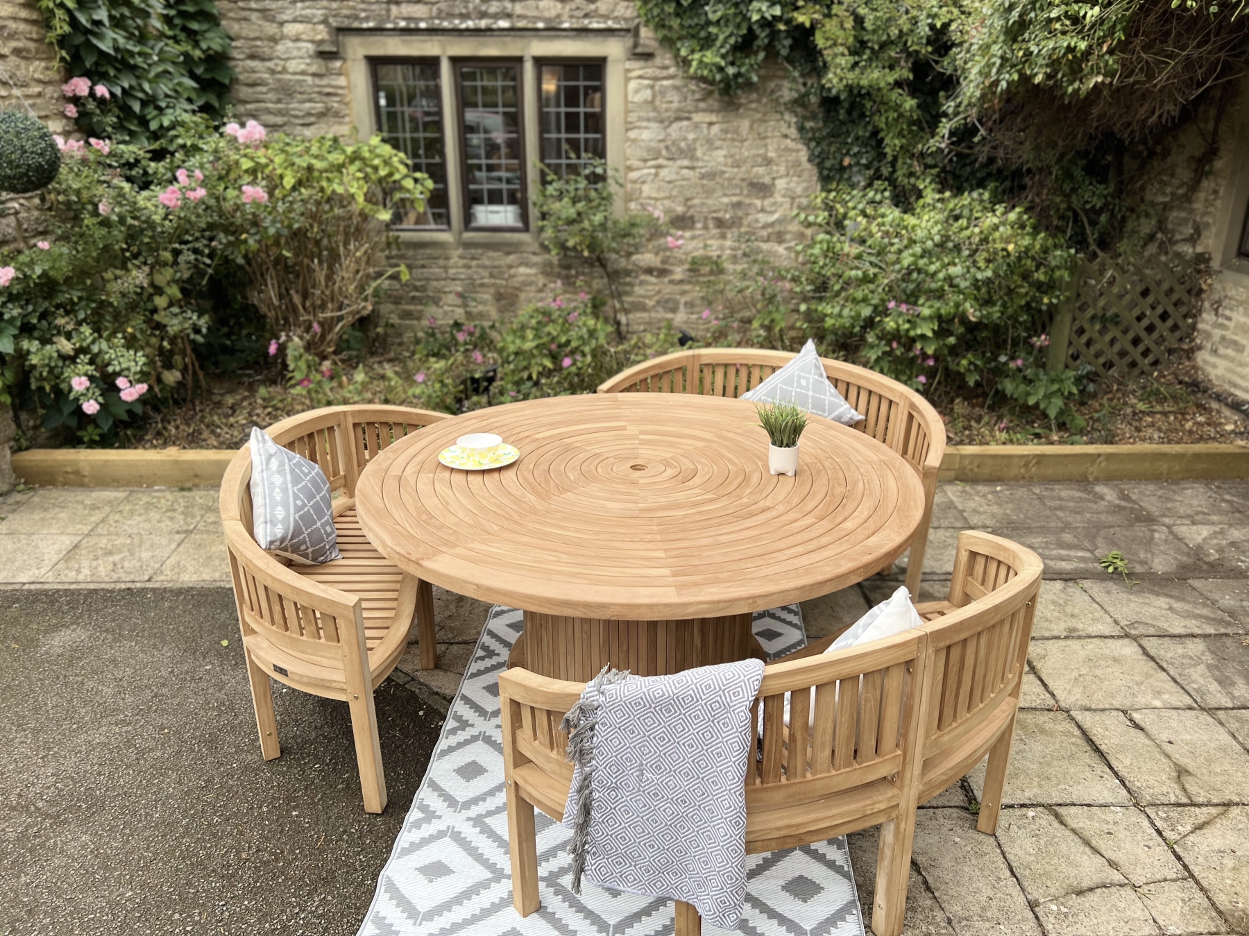 Teak Garden Furniture Round Table 3 benches